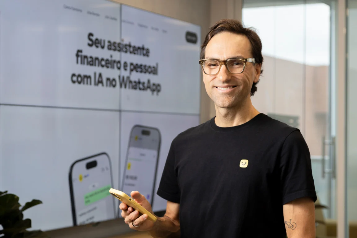 Jota lança Fala Tap e transforma comando de voz em maquininha de cartão no WhatsApp