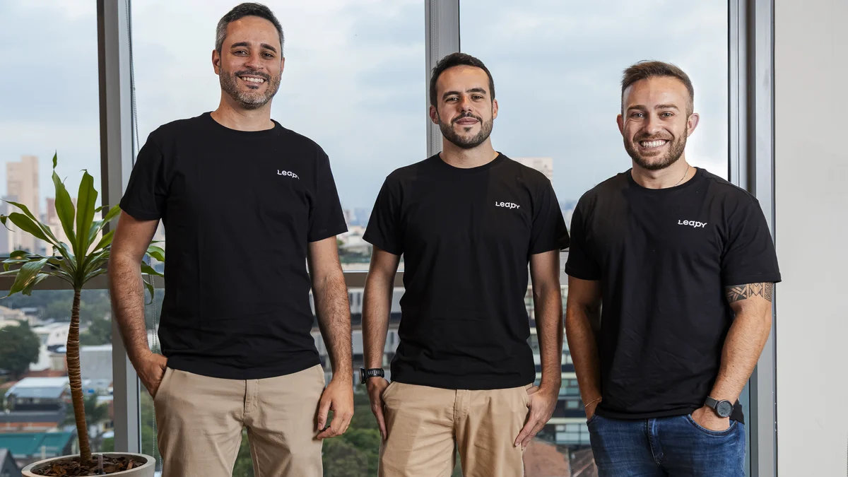 Instituto Leapy e 42 São Paulo lançam competição para jovens talentos com foco em IA